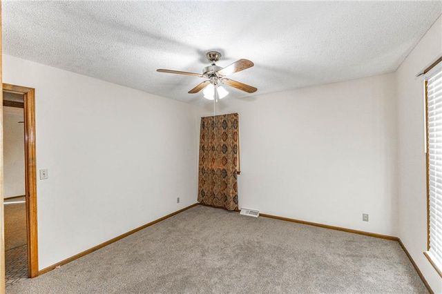 23650 W 56th Street, Shawnee, KS 66226