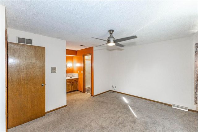 23650 W 56th Street, Shawnee, KS 66226