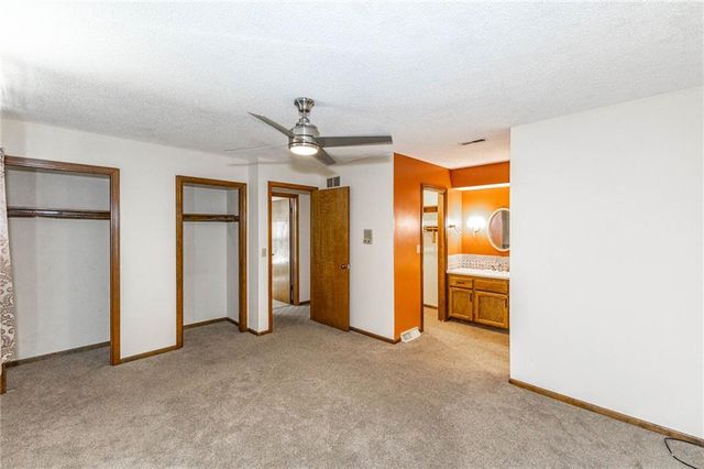 23650 W 56th Street, Shawnee, KS 66226