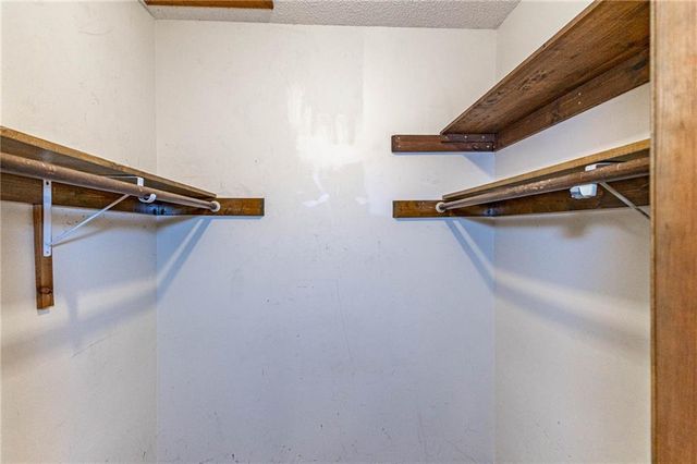 23650 W 56th Street, Shawnee, KS 66226