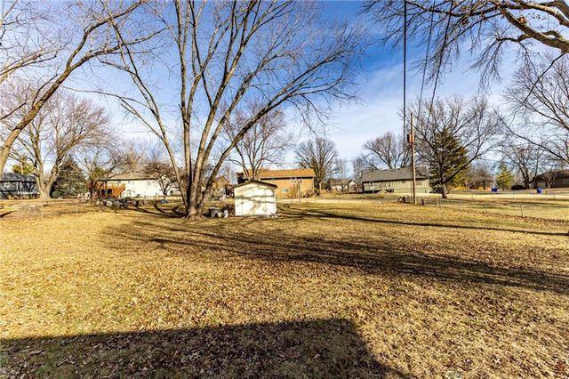 23650 W 56th Street, Shawnee, KS 66226