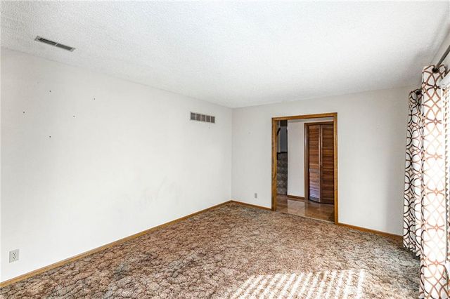 23650 W 56th Street, Shawnee, KS 66226