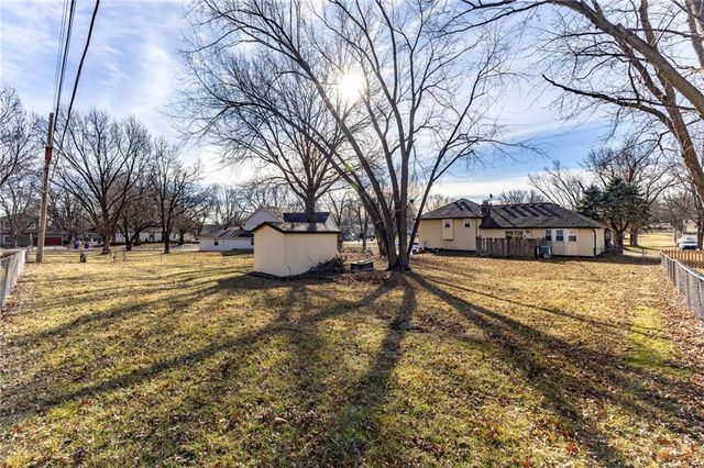 23650 W 56th Street, Shawnee, KS 66226