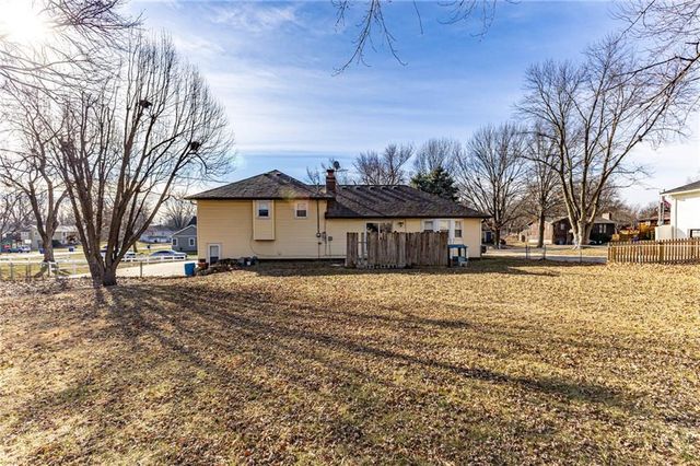 23650 W 56th Street, Shawnee, KS 66226
