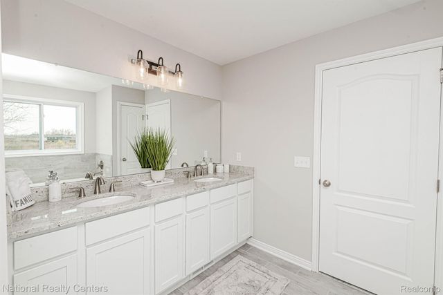 53236 Woodland Meadows, Chesterfield Township, MI 48047