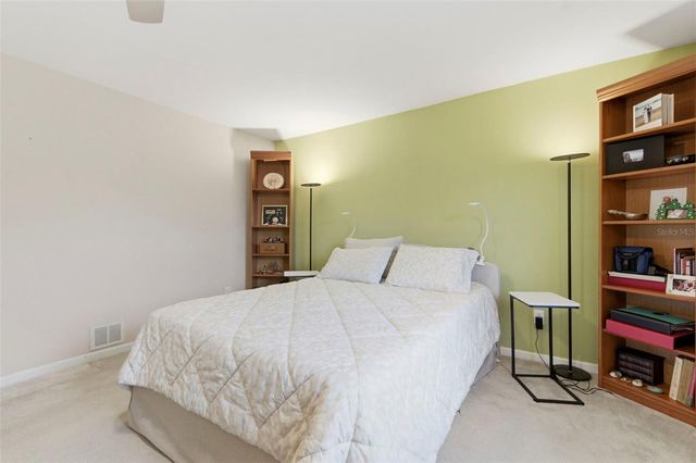 4842 COQUINA KEY DRIVE SE B, St Petersburg, FL 33705