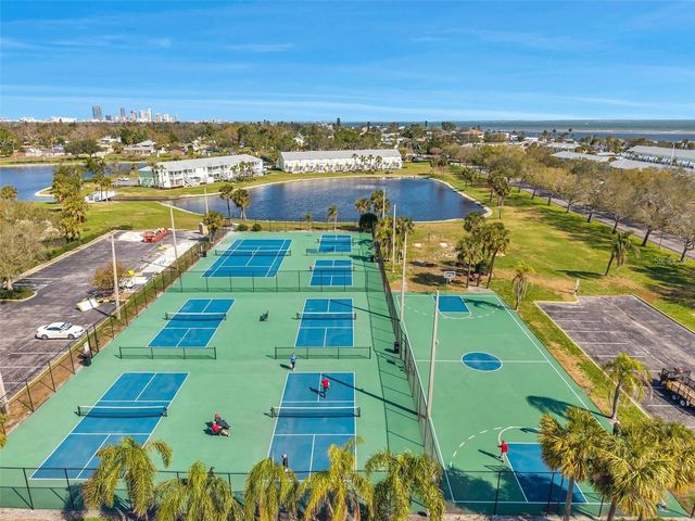 4842 COQUINA KEY DRIVE SE B, St Petersburg, FL 33705