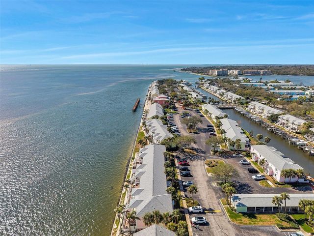 4842 COQUINA KEY DRIVE SE B, St Petersburg, FL 33705