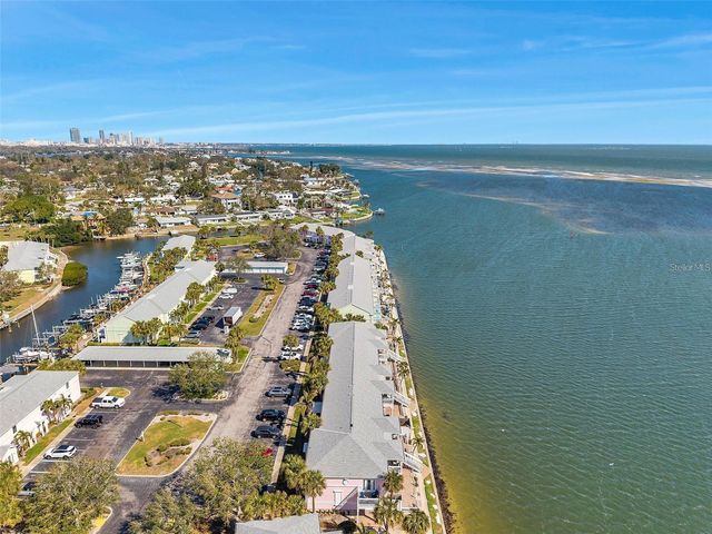 4842 COQUINA KEY DRIVE SE B, St Petersburg, FL 33705