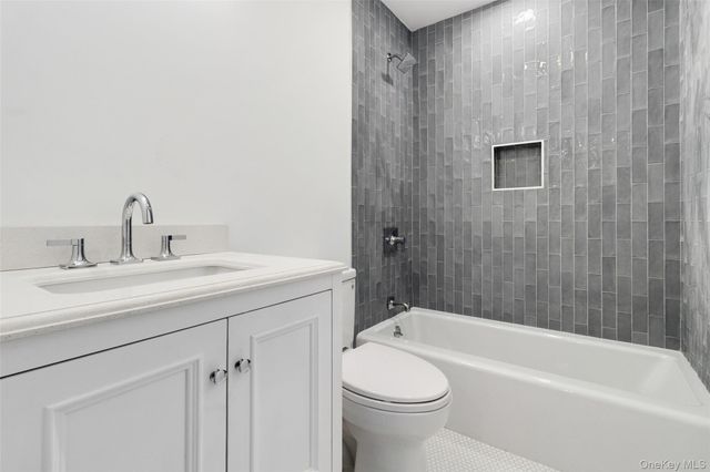 91-93 Henry Avenue 91, Harrison, NY 10528