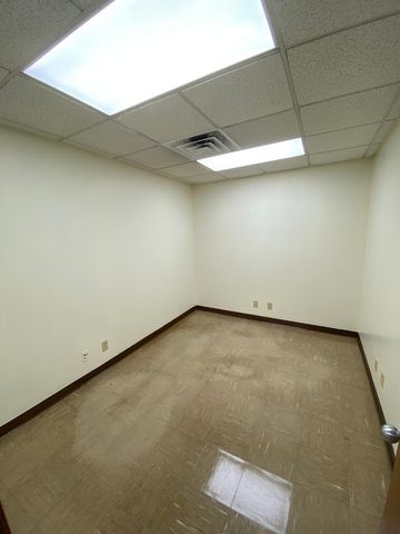 4808 N Cunningham Avenue, Urbana, IL 61802