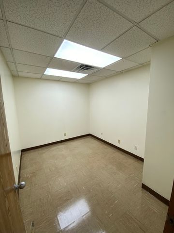 4808 N Cunningham Avenue, Urbana, IL 61802