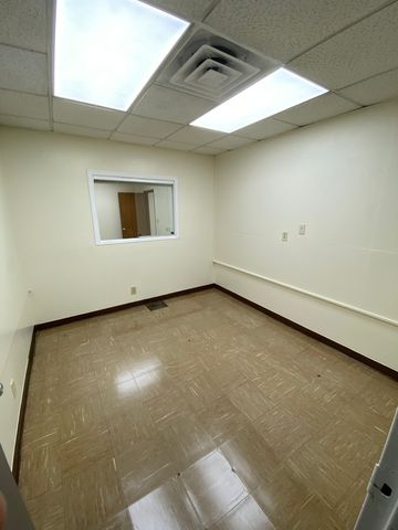 4808 N Cunningham Avenue, Urbana, IL 61802