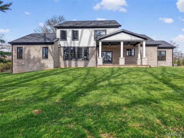 8 Briarbrook Trail, St Louis, MO 63131