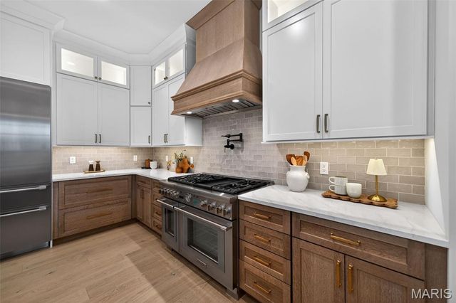 8 Briarbrook Trail, St Louis, MO 63131