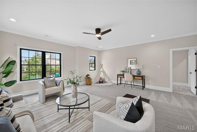 8 Briarbrook Trail, St Louis, MO 63131