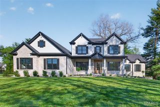 8 Briarbrook Trail, St Louis, MO 63131