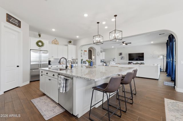 19414 W Seldon Lane, Waddell, AZ 85355