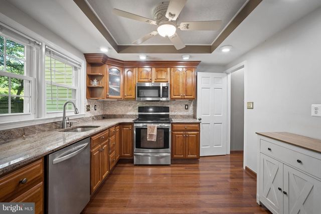 9405 CHATTEROY PL, Gaithersburg, MD 20886
