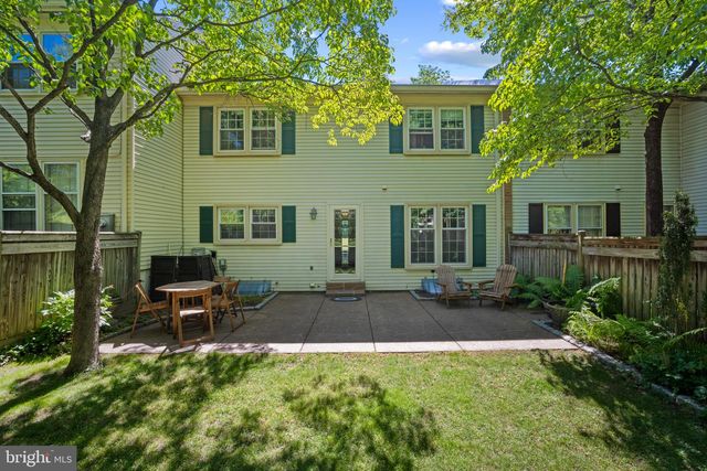 9405 CHATTEROY PL, Gaithersburg, MD 20886