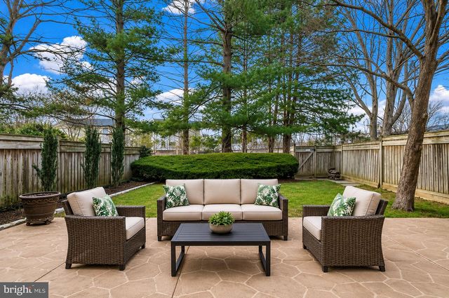 9405 CHATTEROY PL, Gaithersburg, MD 20886