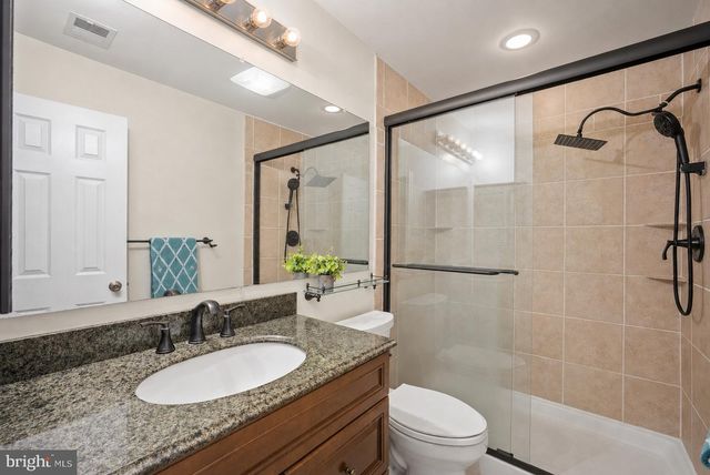 9405 CHATTEROY PL, Gaithersburg, MD 20886