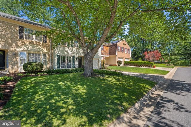 9405 CHATTEROY PL, Gaithersburg, MD 20886