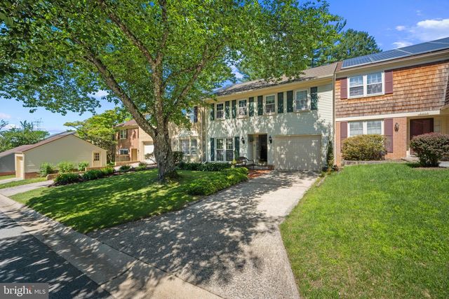 9405 CHATTEROY PL, Gaithersburg, MD 20886