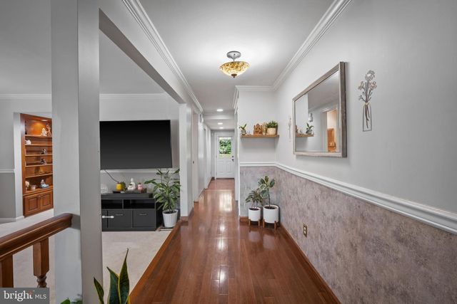 9405 CHATTEROY PL, Gaithersburg, MD 20886
