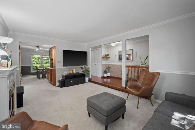 9405 CHATTEROY PL, Gaithersburg, MD 20886