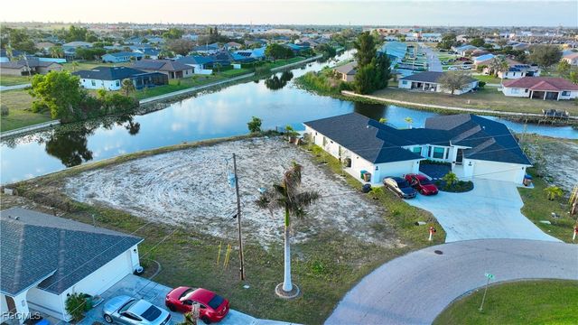 817 SW 8th ST, Cape Coral, FL 33991