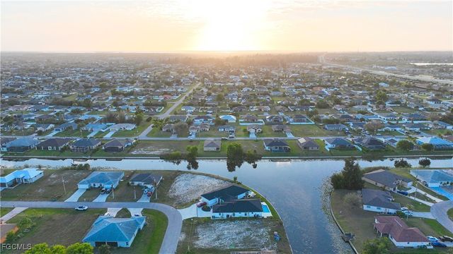 817 SW 8th ST, Cape Coral, FL 33991