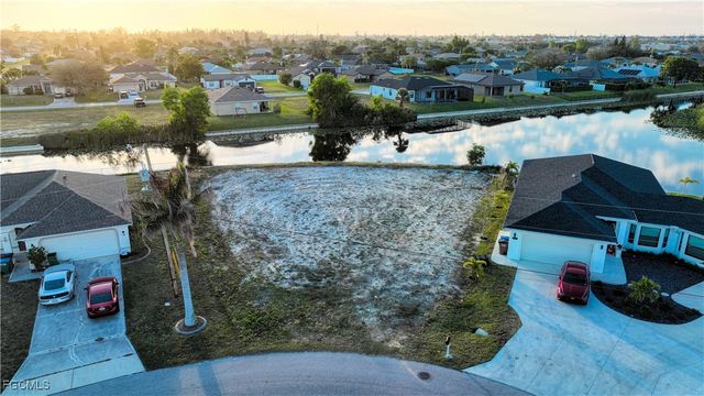 817 SW 8th ST, Cape Coral, FL 33991