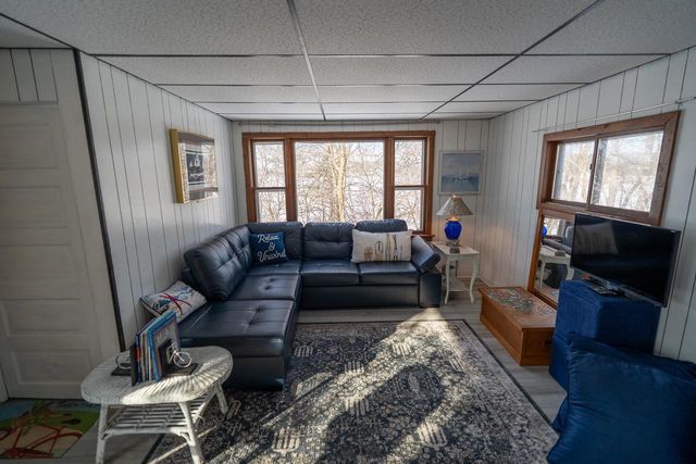 W6562 Barkers Road, Elkhorn, WI 53121