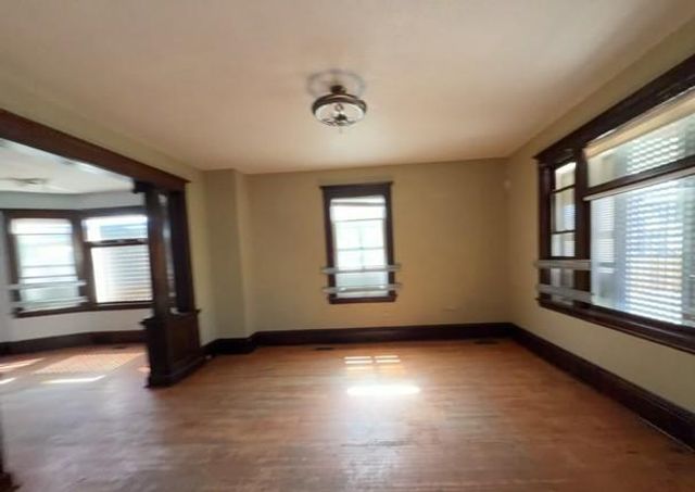 2930 Girard Avenue N, Minneapolis, MN 55411