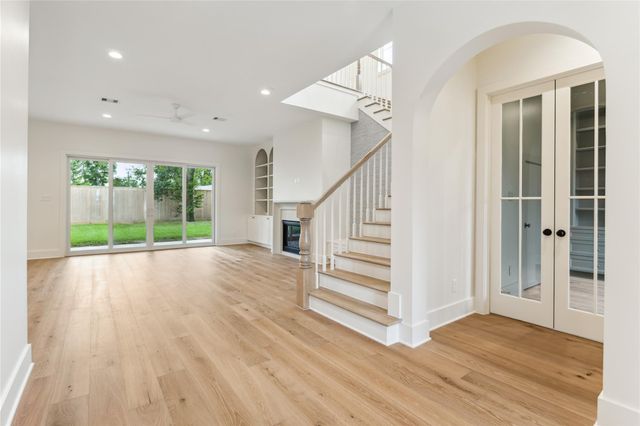 1335 Gardenia Drive, Houston, TX 77018