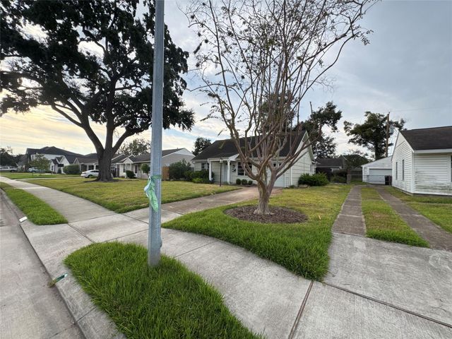 1335 Gardenia Drive, Houston, TX 77018