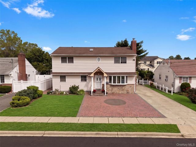 234 Nevada Street, Hicksville, NY 11801