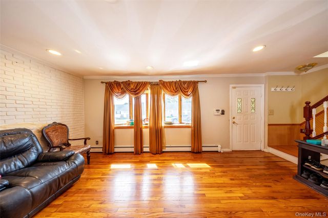 234 Nevada Street, Hicksville, NY 11801