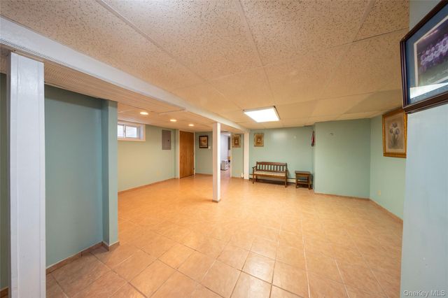 234 Nevada Street, Hicksville, NY 11801