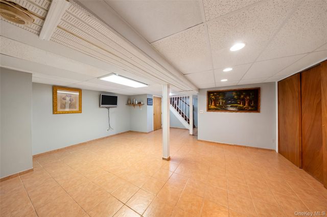 234 Nevada Street, Hicksville, NY 11801