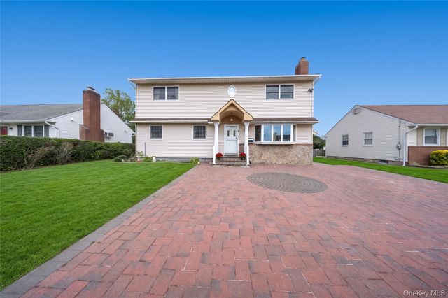 234 Nevada Street, Hicksville, NY 11801