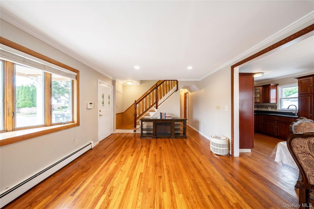 234 Nevada Street, Hicksville, NY 11801 — photo 4