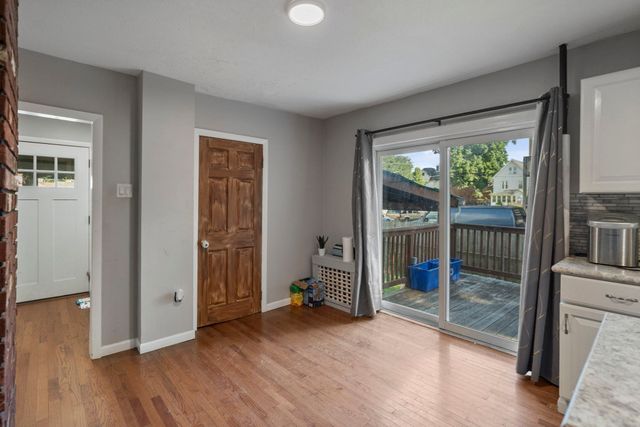13 Cook St, Holyoke, MA 01040
