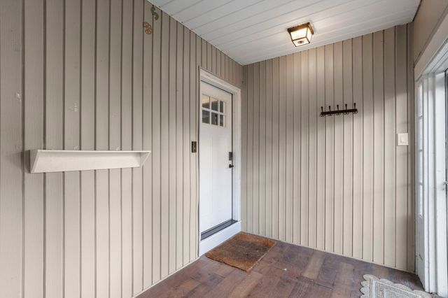13 Cook St, Holyoke, MA 01040