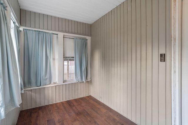 13 Cook St, Holyoke, MA 01040
