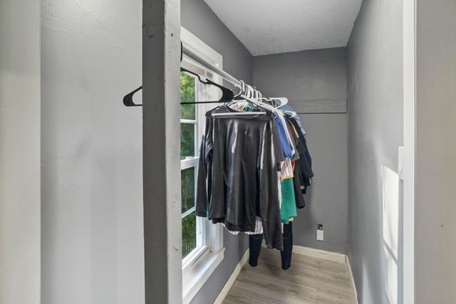 13 Cook St, Holyoke, MA 01040