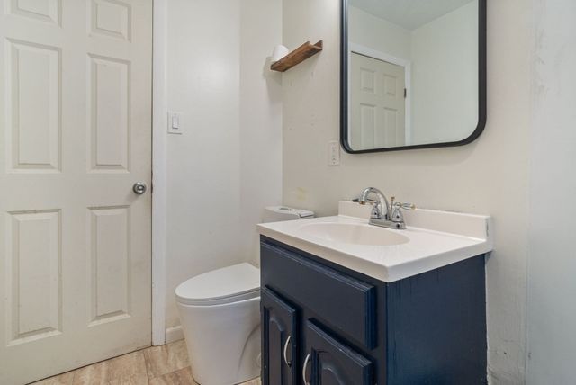 13 Cook St, Holyoke, MA 01040