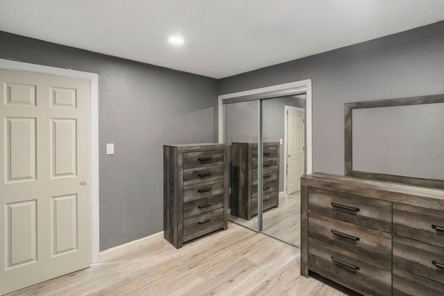 13 Cook St, Holyoke, MA 01040