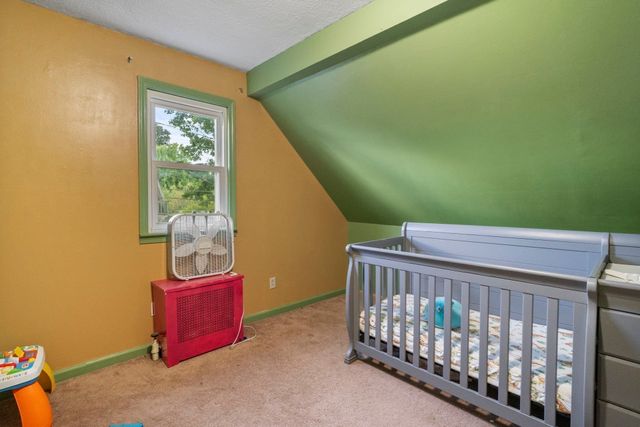13 Cook St, Holyoke, MA 01040